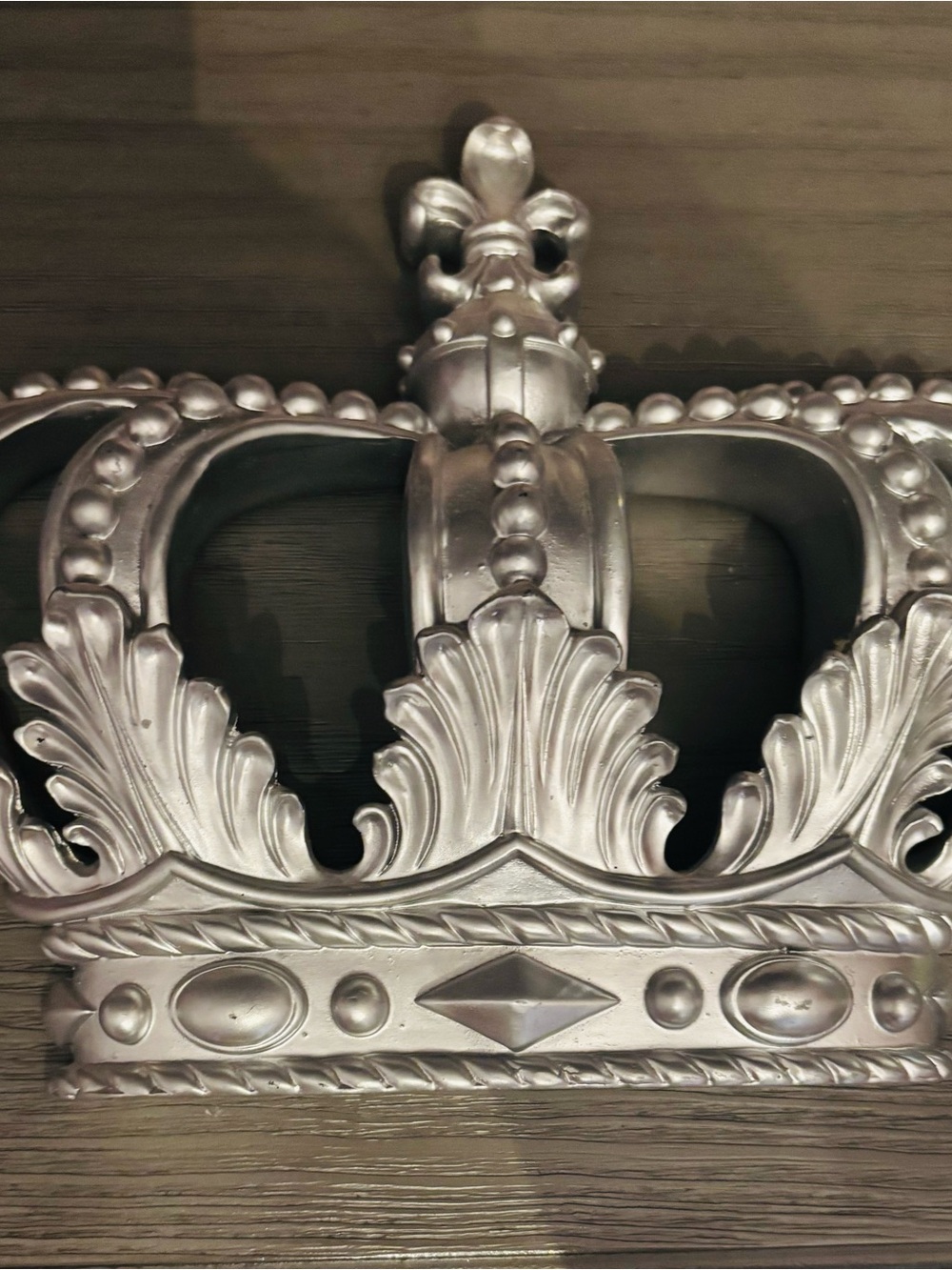 Silver Crown Wall plaque Decor - Picture 2 of 3